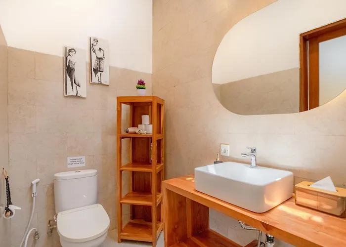 Kiki Village Bathtub And Living Canggu